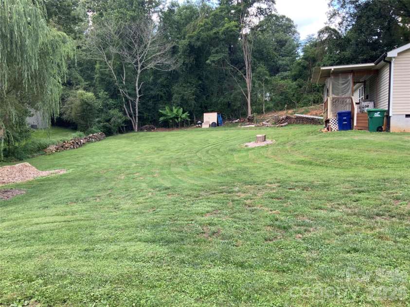 129 Concord Road, Asheville, NC 28803.  MLS# CAR4404084, YatesRealty ID 37552. 