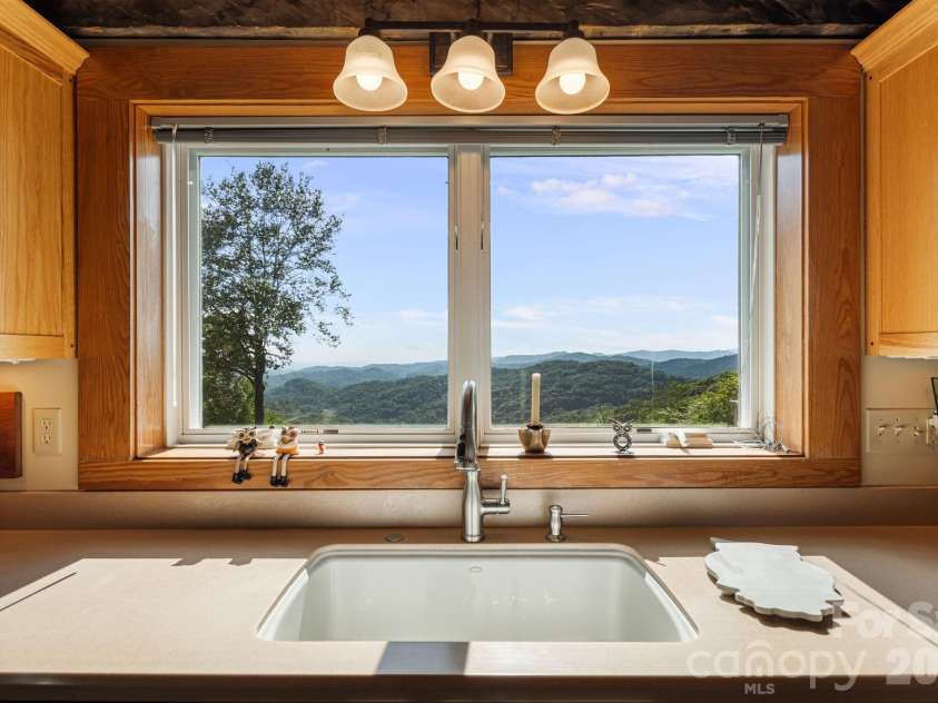692 Mckinney Gap Drive, Mars Hill, NC 28754.  MLS# CAR4399041, YatesRealty ID 37553. 