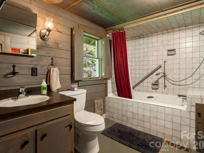 692 Mckinney Gap Drive, Mars Hill, NC 28754.  MLS# CAR4399041, YatesRealty ID 37553. 
