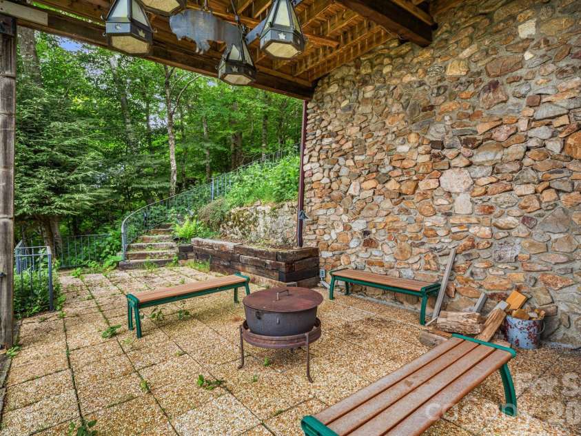 692 Mckinney Gap Drive, Mars Hill, NC 28754.  MLS# CAR4399041, YatesRealty ID 37553. 