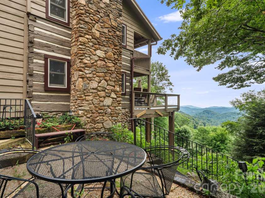 692 Mckinney Gap Drive, Mars Hill, NC 28754.  MLS# CAR4399041, YatesRealty ID 37553. 