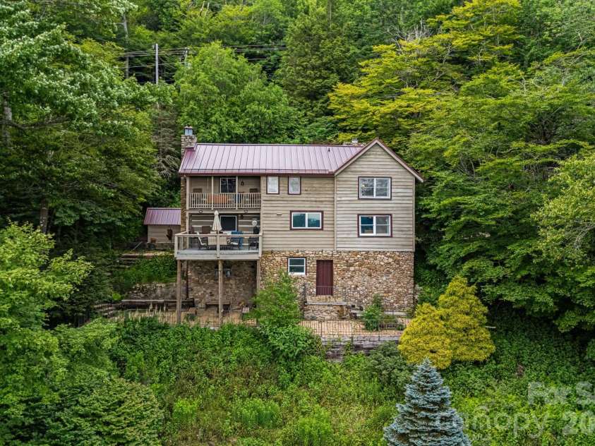 692 Mckinney Gap Drive, Mars Hill, NC 28754.  MLS# CAR4399041, YatesRealty ID 37553. 