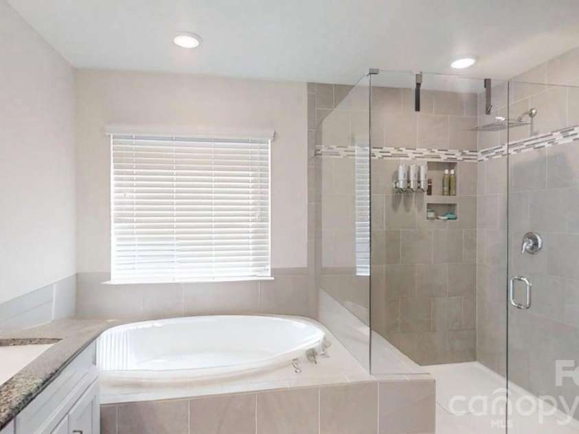 111 Lantern Acres Drive, Mooresville, NC 28115.  MLS# CAR4404268, YatesRealty ID 37554. 