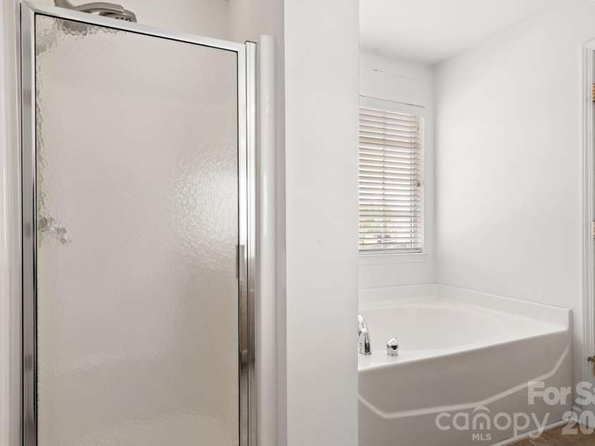 3102 Broad Plum Lane, Indian Trail, NC 28079.  MLS# CAR4401259, YatesRealty ID 37558. En suite bathroom