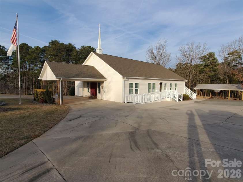 101 Cardinal Drive, New London, NC 28127.  MLS# CAR4340297, YatesRealty ID 3756. Church