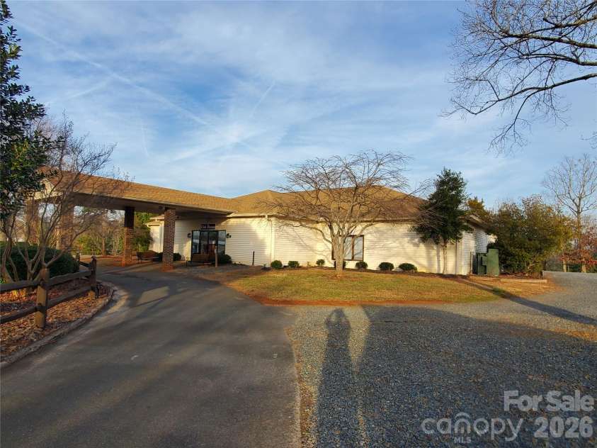 101 Cardinal Drive, New London, NC 28127.  MLS# CAR4340297, YatesRealty ID 3756. Club House