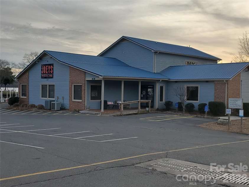 101 Cardinal Drive, New London, NC 28127.  MLS# CAR4340297, YatesRealty ID 3756. Joey's Restaurant