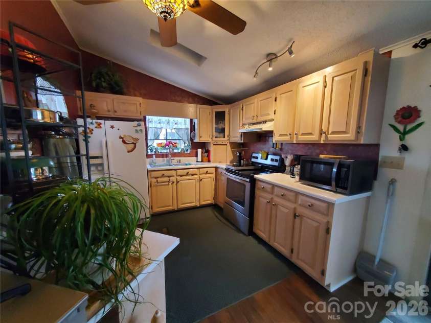 101 Cardinal Drive, New London, NC 28127.  MLS# CAR4340297, YatesRealty ID 3756. Kitchen