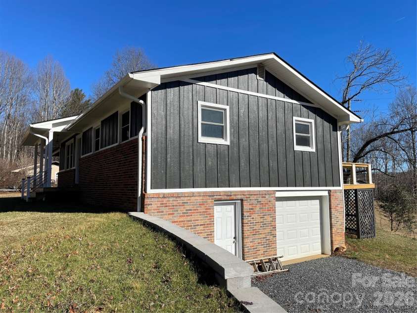 2019 Dale Road, Spruce Pine, NC 28777.  MLS# CAR4335302, YatesRealty ID 3756. 
