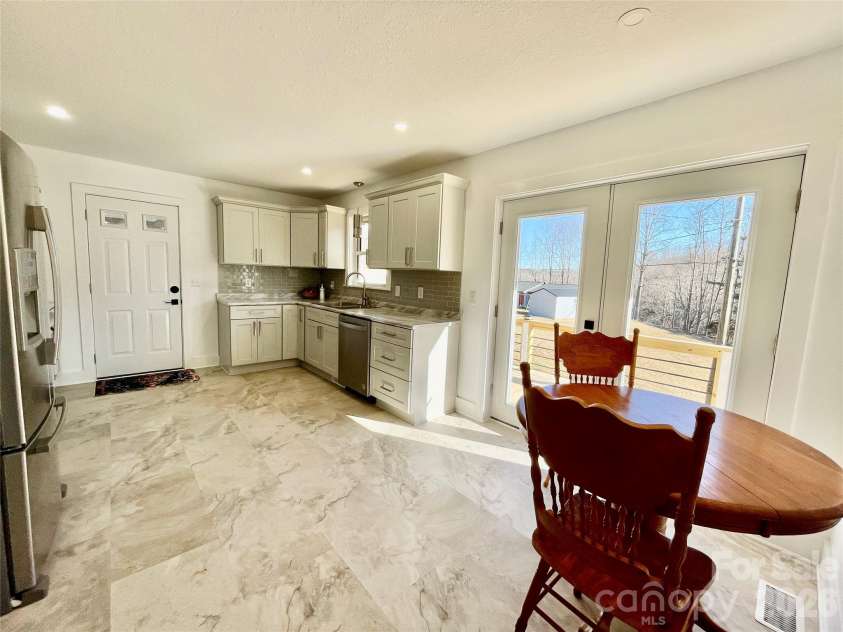 2019 Dale Road, Spruce Pine, NC 28777.  MLS# CAR4335302, YatesRealty ID 3756. 