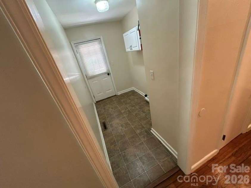 11 Mountain Road, Hendersonville, NC 28791.  MLS# CAR4400535, YatesRealty ID 37562. Laundry Room