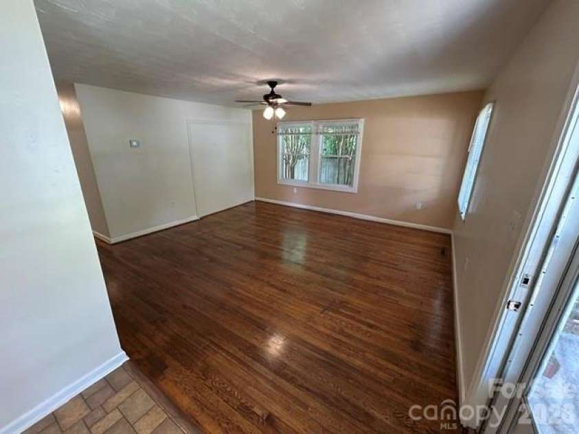11 Mountain Road, Hendersonville, NC 28791.  MLS# CAR4400535, YatesRealty ID 37562. Living Room