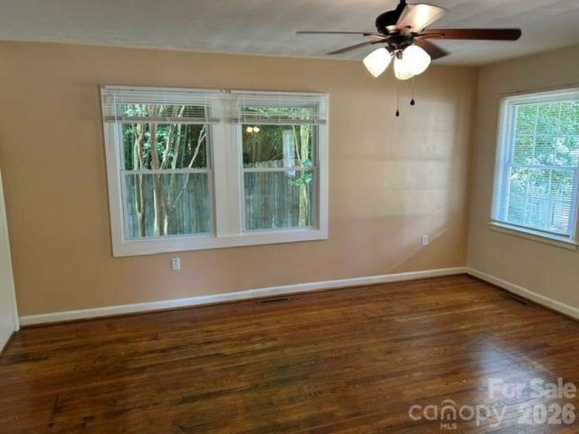 11 Mountain Road, Hendersonville, NC 28791.  MLS# CAR4400535, YatesRealty ID 37562. Living Room