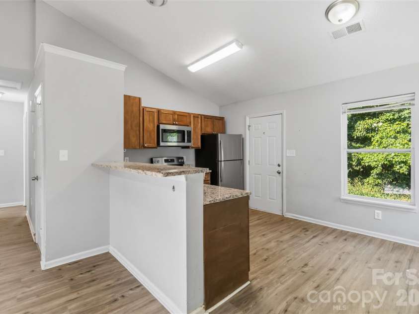 6421 Elgywood Lane, Charlotte, NC 28213.  MLS# CAR4402020, YatesRealty ID 37563. 