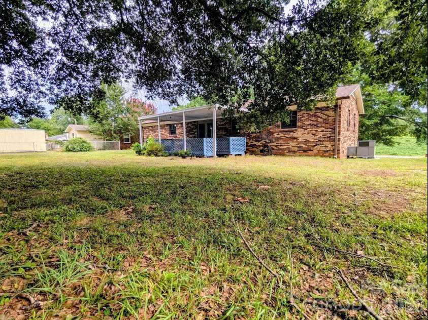 930 Eastview Street, Shelby, NC 28152.  MLS# CAR4398911, YatesRealty ID 37564. Back yard