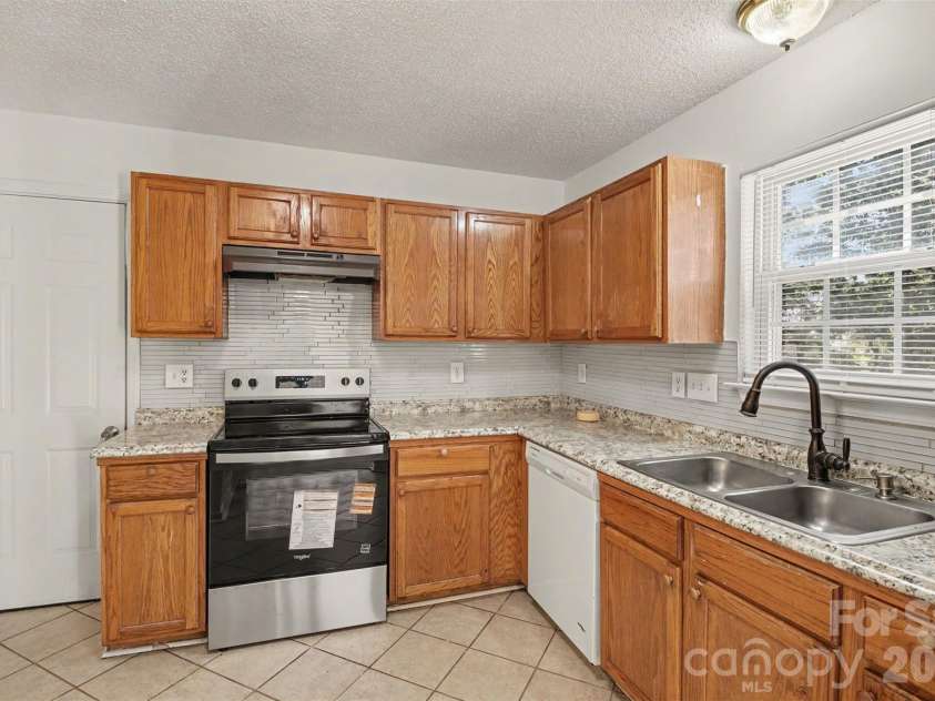 1606 Dendy Lane, Pineville, NC 28134.  MLS# CAR4404184, YatesRealty ID 37566. 