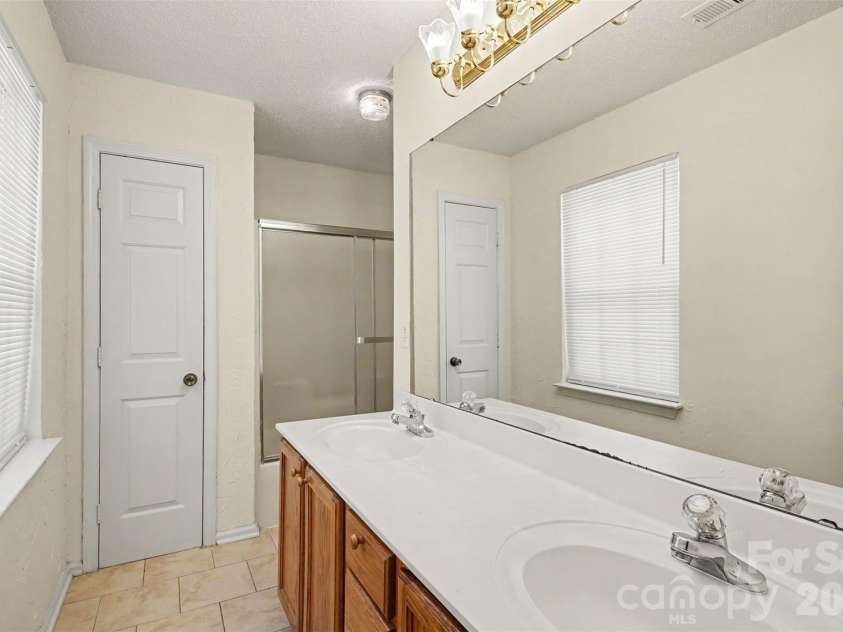 1606 Dendy Lane, Pineville, NC 28134.  MLS# CAR4404184, YatesRealty ID 37566. 
