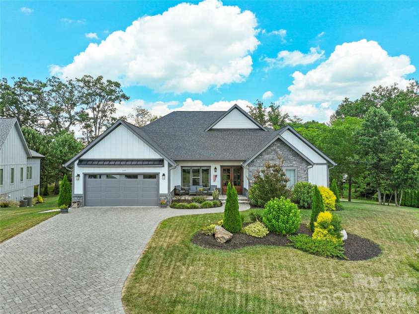 549 Daniel Circle Drive, Mills River, NC 28759.  MLS# CAR4402776, YatesRealty ID 37567. 