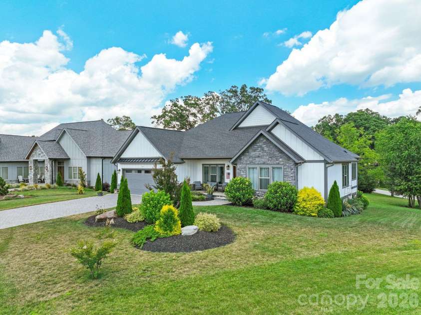 549 Daniel Circle Drive, Mills River, NC 28759.  MLS# CAR4402776, YatesRealty ID 37567. 