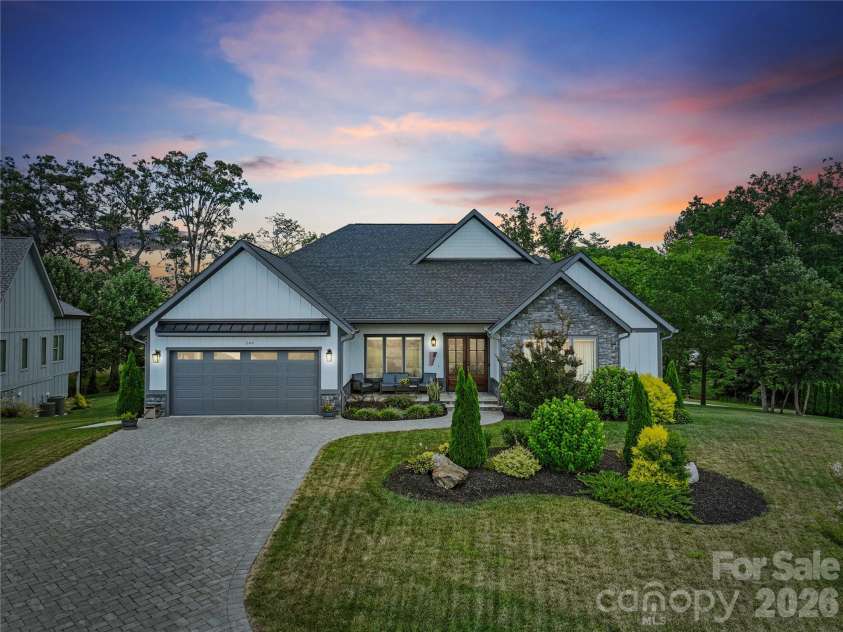 549 Daniel Circle Drive, Mills River, NC 28759.  MLS# CAR4402776, YatesRealty ID 37567. 
