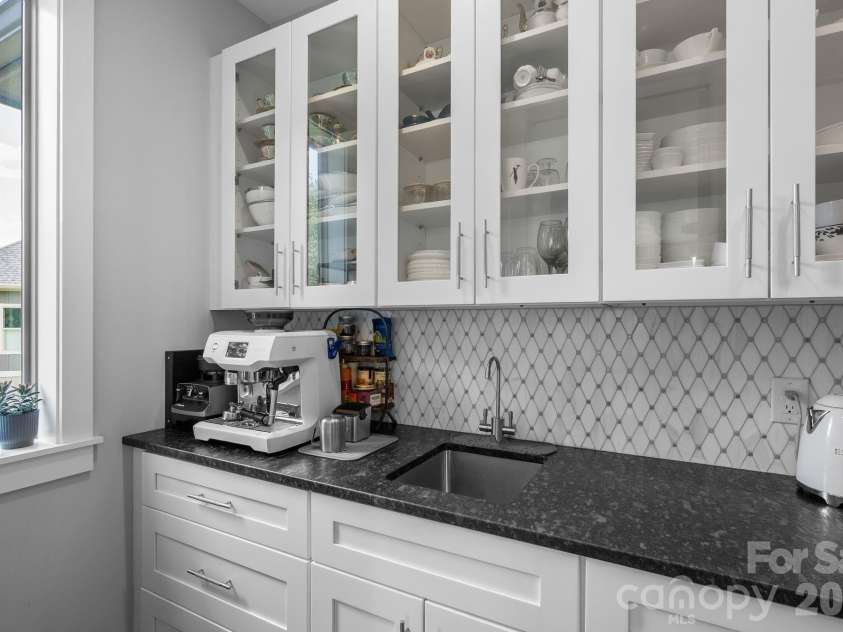 549 Daniel Circle Drive, Mills River, NC 28759.  MLS# CAR4402776, YatesRealty ID 37567. 