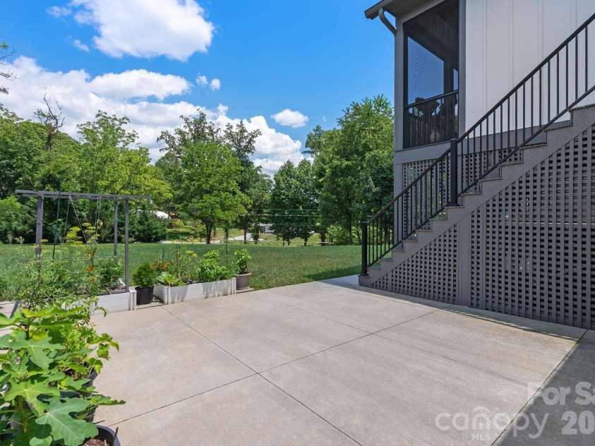 549 Daniel Circle Drive, Mills River, NC 28759.  MLS# CAR4402776, YatesRealty ID 37567. 