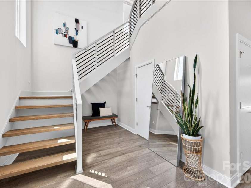 1310 Levy Way, Charlotte, NC 28205.  MLS# CAR4368279, YatesRealty ID 37568. Entry way