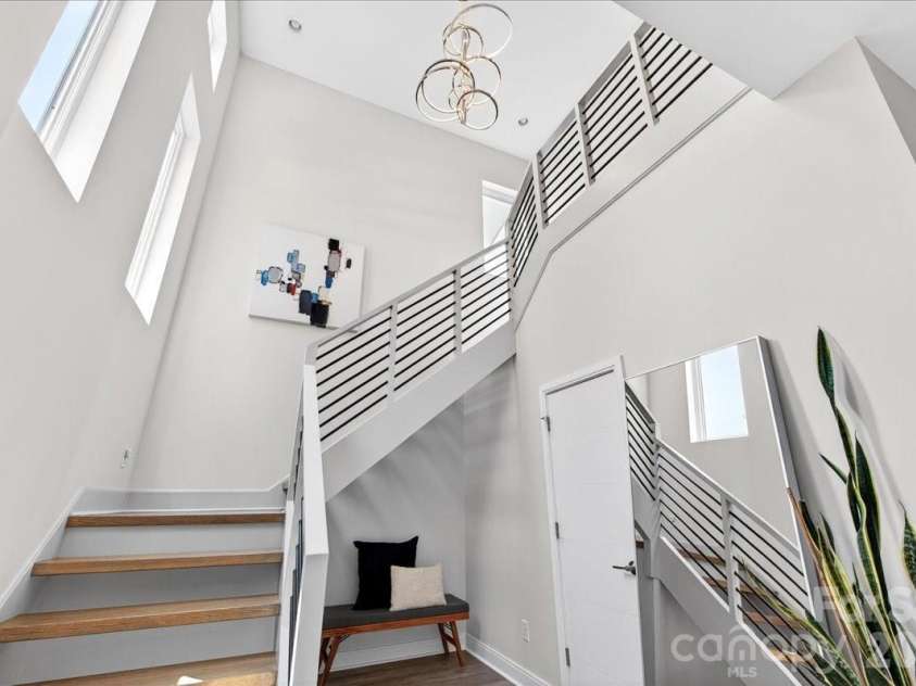 1310 Levy Way, Charlotte, NC 28205.  MLS# CAR4368279, YatesRealty ID 37568. Foyer