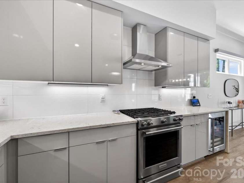 1310 Levy Way, Charlotte, NC 28205.  MLS# CAR4368279, YatesRealty ID 37568. Kitchen