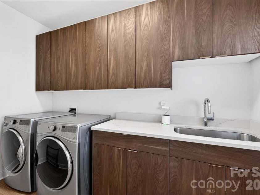 1310 Levy Way, Charlotte, NC 28205.  MLS# CAR4368279, YatesRealty ID 37568. Laundry Room