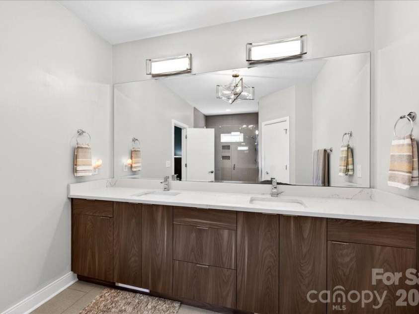 1310 Levy Way, Charlotte, NC 28205.  MLS# CAR4368279, YatesRealty ID 37568. Primary Bathroom