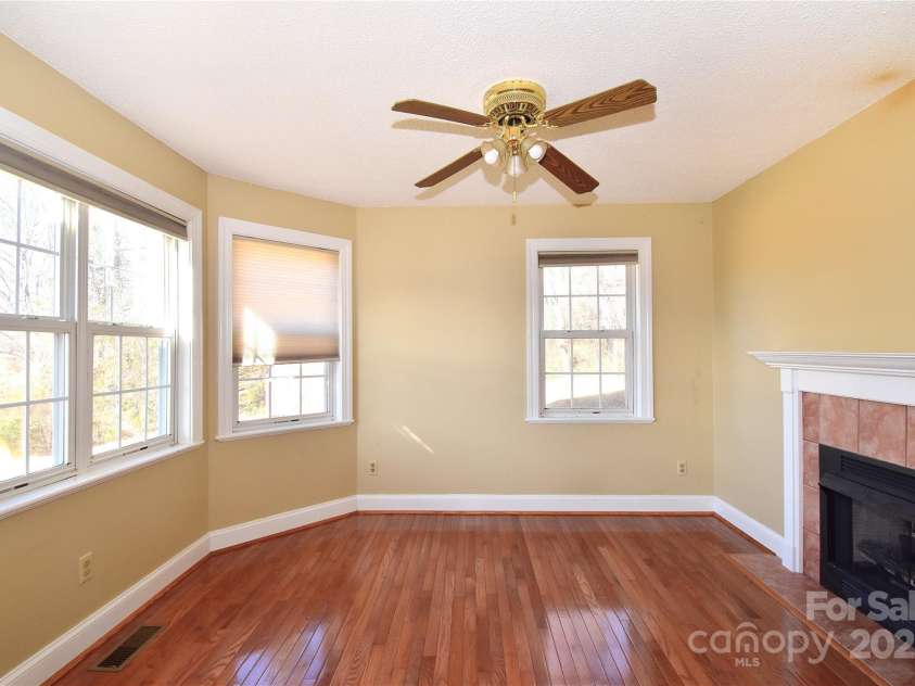 233 Ledbetter Road, Arden, NC 28704.  MLS# CAR4332702, YatesRealty ID 3757. 