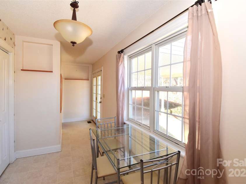 233 Ledbetter Road, Arden, NC 28704.  MLS# CAR4332702, YatesRealty ID 3757. 