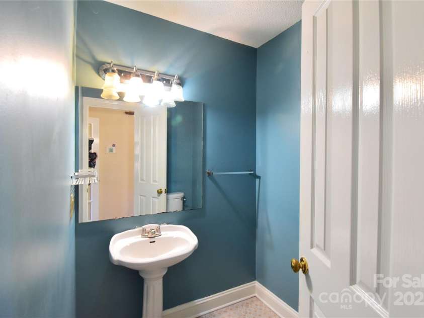 233 Ledbetter Road, Arden, NC 28704.  MLS# CAR4332702, YatesRealty ID 3757. 