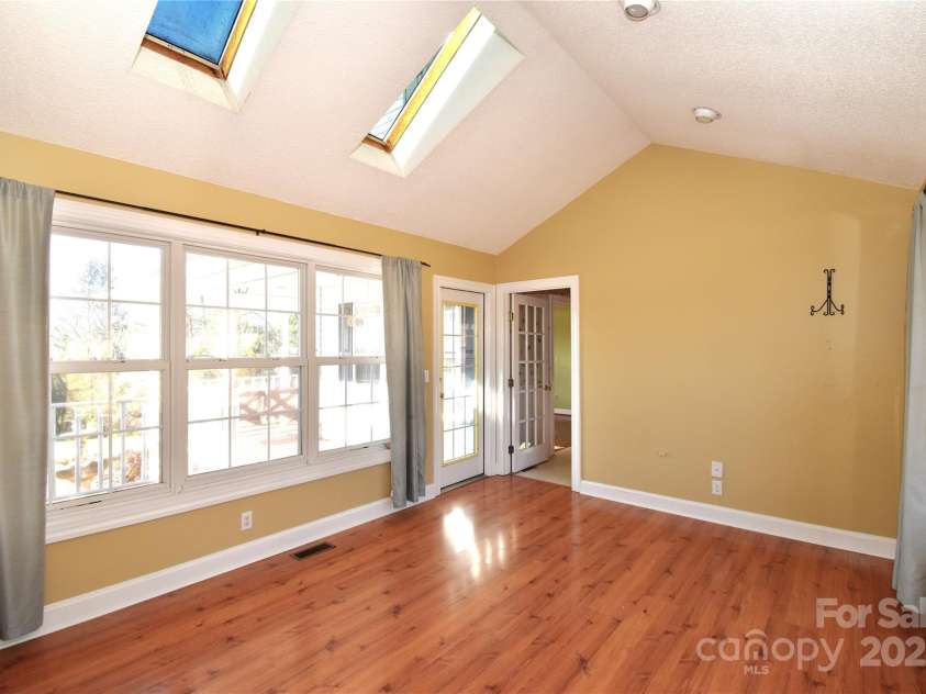 233 Ledbetter Road, Arden, NC 28704.  MLS# CAR4332702, YatesRealty ID 3757. 