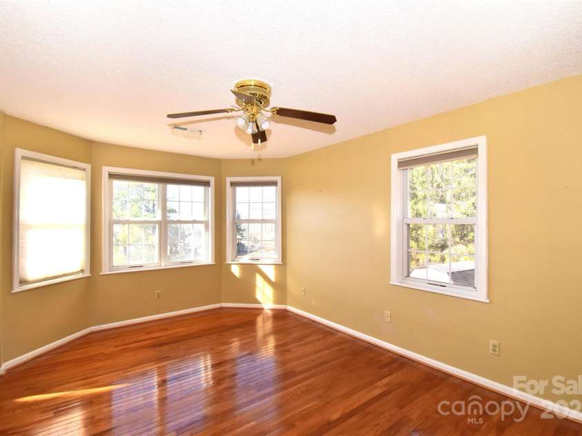 233 Ledbetter Road, Arden, NC 28704.  MLS# CAR4332702, YatesRealty ID 3757. 