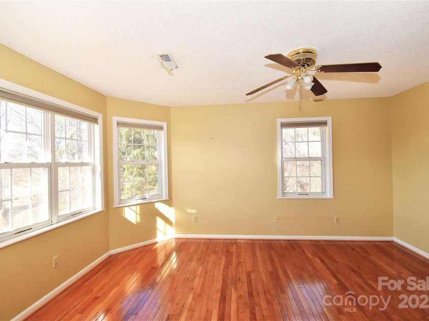 233 Ledbetter Road, Arden, NC 28704.  MLS# CAR4332702, YatesRealty ID 3757. 