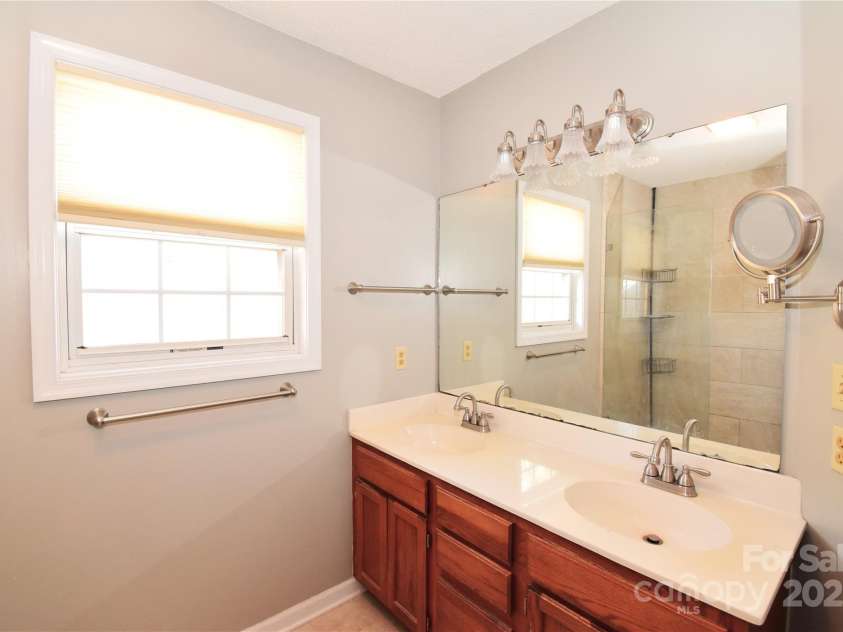 233 Ledbetter Road, Arden, NC 28704.  MLS# CAR4332702, YatesRealty ID 3757. 
