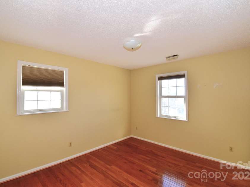 233 Ledbetter Road, Arden, NC 28704.  MLS# CAR4332702, YatesRealty ID 3757. 