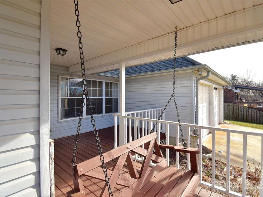 233 Ledbetter Road, Arden, NC 28704.  MLS# CAR4332702, YatesRealty ID 3757. 