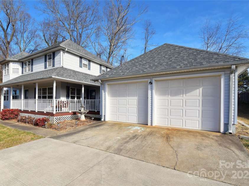 233 Ledbetter Road, Arden, NC 28704.  MLS# CAR4332702, YatesRealty ID 3757. 