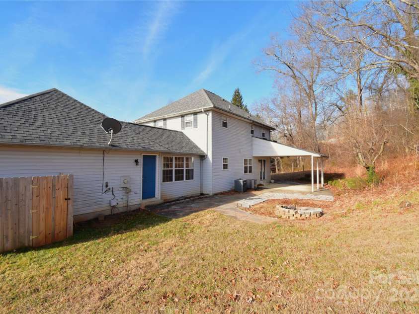 233 Ledbetter Road, Arden, NC 28704.  MLS# CAR4332702, YatesRealty ID 3757. 