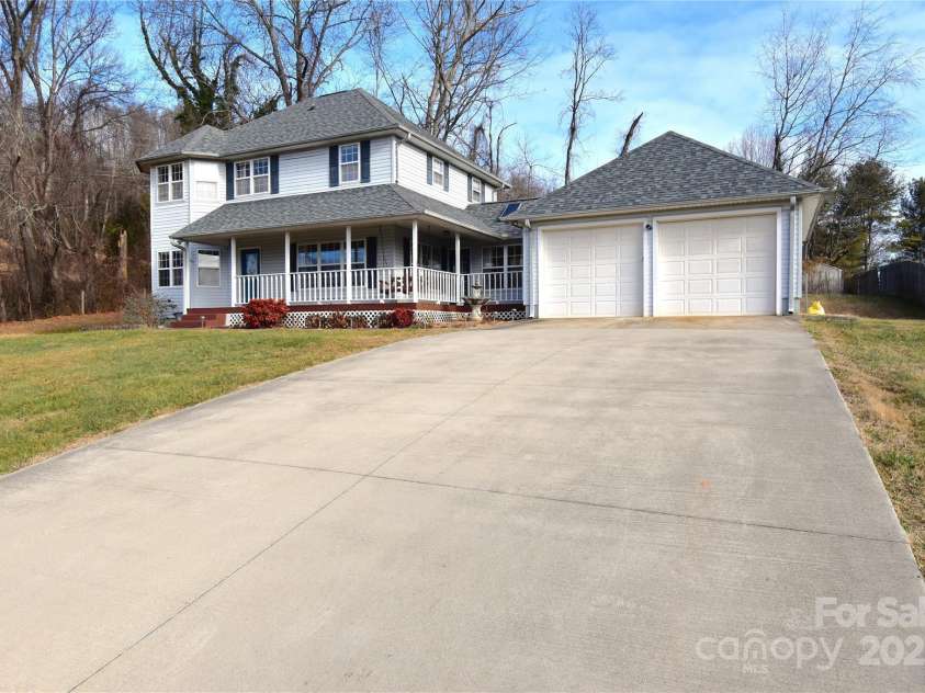233 Ledbetter Road, Arden, NC 28704.  MLS# CAR4332702, YatesRealty ID 3757. 