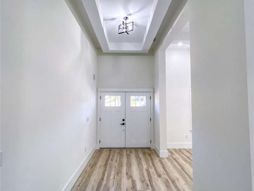 409 19th Avenue Circle, Hickory, NC 28601.  MLS# CAR4183805, YatesRealty ID 3757. 