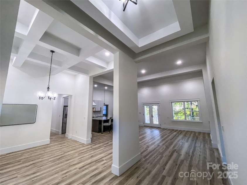 409 19th Avenue Circle, Hickory, NC 28601.  MLS# CAR4183805, YatesRealty ID 3757. 