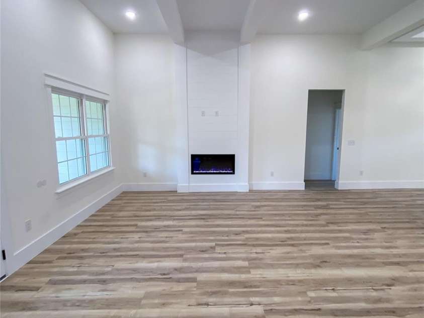 409 19th Avenue Circle, Hickory, NC 28601.  MLS# CAR4183805, YatesRealty ID 3757. 