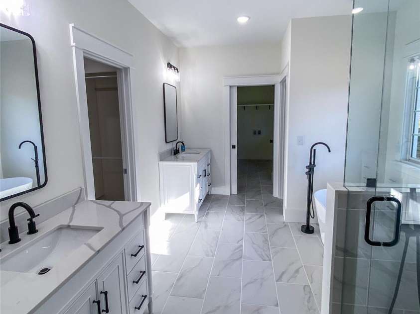 409 19th Avenue Circle, Hickory, NC 28601.  MLS# CAR4183805, YatesRealty ID 3757. 