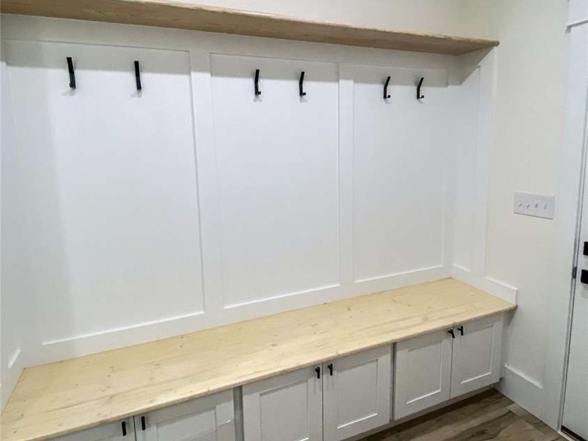 409 19th Avenue Circle, Hickory, NC 28601.  MLS# CAR4183805, YatesRealty ID 3757. 