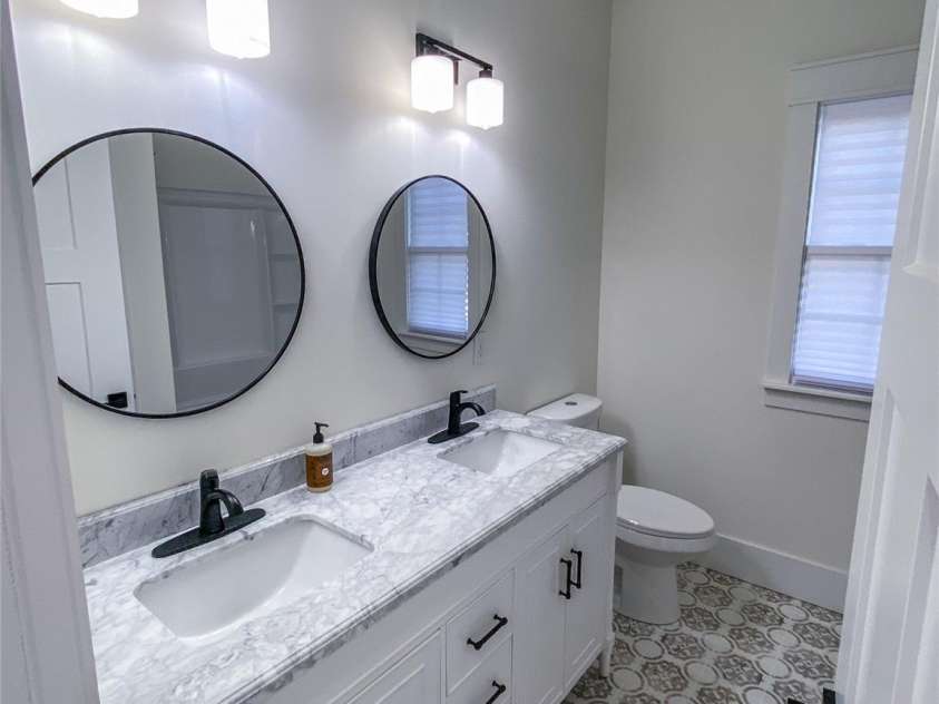 409 19th Avenue Circle, Hickory, NC 28601.  MLS# CAR4183805, YatesRealty ID 3757. 