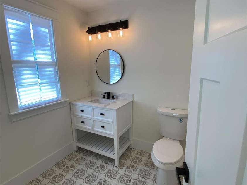 409 19th Avenue Circle, Hickory, NC 28601.  MLS# CAR4183805, YatesRealty ID 3757. 